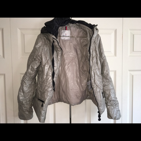 Silver Moncler puffy coat - Picture 2 of 2
